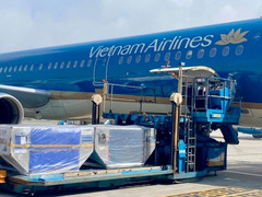 Vietnam Airlines tiếp tục vận chuyển miễn phí hàng hóa hỗ trợ đồng bào vùng lũ
