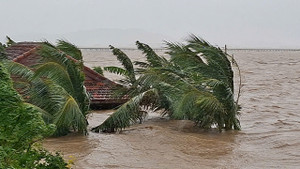 Đắk Lắk: Nhiều khu vực bị cô lập suốt nhiều ngày