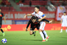 Kết quả Hải Phòng 1-2 Ninh Bình: Hậu vệ phản lưới, thủ môn tạo phạt đền