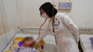 Cúm mùa tăng nhanh ở TP.HCM, nhiều ca nặng do tự dùng thuốc, nhập viện trễ