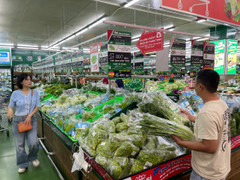 Giá rau ở TP.HCM bớt nóng, chợ online rủ nhau bán rau củ đồng giá 35.000 đồng/kg