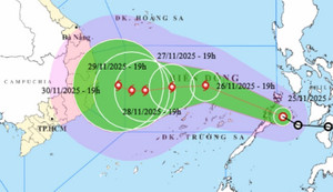 Áp thấp nhiệt đới mạnh thành bão, 2-3 giờ tới đi vào Biển Đông