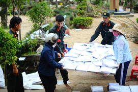 Nhiều lực lượng chung tay giúp người dân Đắk Lắk vực dậy sau trận lũ lịch sử