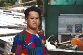 Người dân Đắk Lắk sau trận lụt lịch sử: Sống rồi, nhưng sống tiếp thế nào?