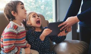 Cấm trẻ em sử dụng mạng xã hội: Câu chuyện 'nóng' của nhiều quốc gia