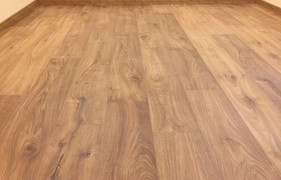 Những thói quen khiến sàn gỗ nhanh xuống cấp