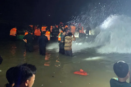 Sóng lớn đánh lật thuyền thúng, 1 người mất tích trên biển ở Lâm Đồng