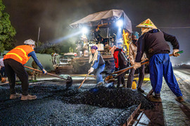 Vành đai 2,5 Hà Nội sáng đèn suốt đêm chạy đua về đích 