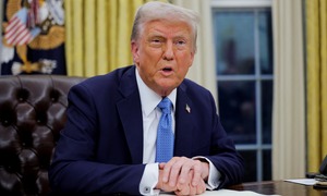 Ông Trump tuyên bố hủy toàn bộ sắc lệnh của ông Biden được ký bằng máy tự động 