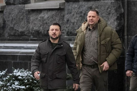 Tổng thống Ukraine sa thải trợ lý thân cận dính bê bối tham nhũng