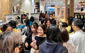 Khách chán săn quần áo giảm giá dịp Black Friday?