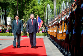 Tổng Bí thư, Chủ tịch nước Lào chủ trì lễ đón trọng thể Tổng Bí thư Tô Lâm