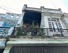 Cháy nhà trong hẻm lúc rạng sáng ở TP.HCM, 4 người thương vong