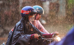 Dự báo thời tiết 3/12: Miền Trung mưa lớn diện rộng, miền Bắc chuyển rét