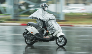 Sáng mai không khí lạnh tràn về miền Bắc, trời mưa rải rác