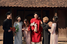 Giới trẻ Hà Nội xúng xính áo dài đi chụp ảnh Tết trước nhiều tháng