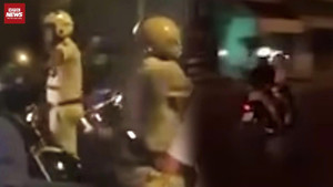 Sự thật đằng sau clip 'chọc lét CSGT khiến ngã xe', dân mạng phẫn nộ