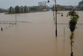 Bị tố không phát gạo cứu trợ lũ lụt vì 'ghét', tổ trưởng dân phố nói gì?