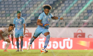 Nguyễn Xuân Son lập hattrick ngoạn mục