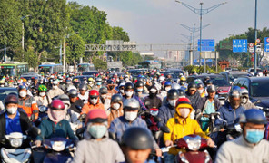 Ô nhiễm từ xe xăng đáng lo ngại, TP.HCM đưa 4 nhóm giải pháp kiểm soát