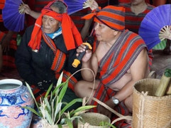 Các già làng - 'linh hồn' của cuộc chiến xóa nghèo ở vùng cao Huế