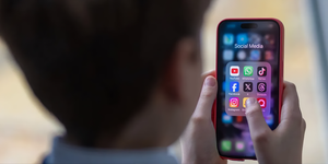 Công nghệ 5/12: Mạng xã hội Úc xóa tài khoản dưới 16 tuổi, Nga chặn FaceTime