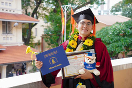 Cử nhân AI đầu tiên tốt nghiệp xuất sắc, 22 tuổi trở thành trợ giảng đại học