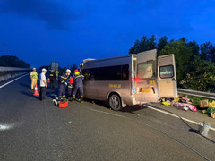 Xe khách va chạm xe đầu kéo trên cao tốc: Nạn nhân kể lại giây phút kinh hoàng