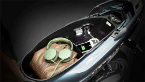 10 thứ không nên bỏ vào cốp xe máy