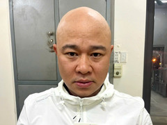 Bắt giữ kẻ phê ma túy vác dao đuổi đánh công an, cố thủ trong nhà