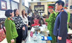 Bắt vợ chồng chủ tiệm vàng Kim Chung ở Thanh Hóa