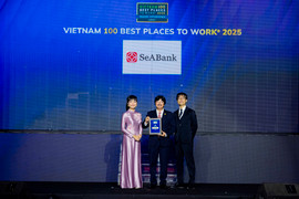 Hai giải thưởng uy tín ghi nhận nỗ lực đặt con người lên hàng đầu của SeABank
