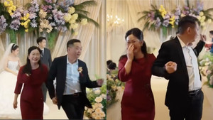 Dân mạng cười bò khi xem clip bố nhảy ăn mừng vì con trai đi lấy vợ