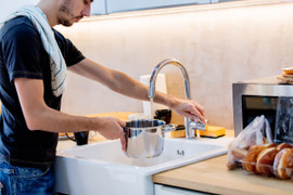 Có nên trực tiếp dùng nước máy để nấu ăn?