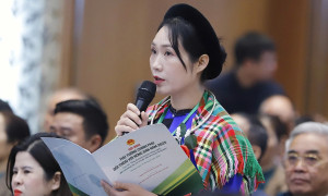 Hành trình livestream gian nan: Nông dân phải trèo lên núi hứng sóng để bán hàng