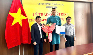 Trung vệ Gustavo Santos được trao quyết định nhập Quốc tịch Việt Nam