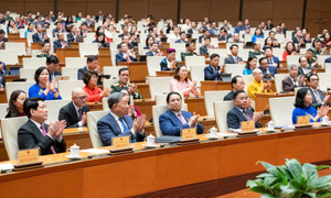 Quốc hội yêu cầu cải cách mạnh mẽ chế độ tiền lương, đãi ngộ, thu hút nhân tài