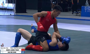 Võ sĩ MMA Việt Nam ra đòn tới tấp, đối thủ thua phát khóc