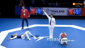 Võ sĩ Việt Nam 'lật kèo' giây cuối, đối thủ thất thần từ thắng thành thua