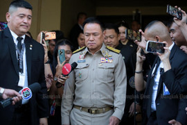 Thủ tướng Thái Lan giải tán quốc hội giữa căng thẳng biên giới với Campuchia