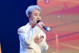 Á quân Tiếng hát Hà Nội là thủ khoa đại học, đỗ thạc sĩ biểu diễn ở tuổi 23