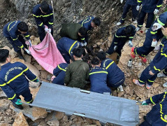 Tìm thấy thi thể nạn nhân vụ sạt lở đất đá trên Quốc lộ 6 qua Phú Thọ