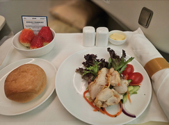 aT Center - Vietnam Airlines đưa dâu tây Hàn Quốc lên bầu trời quốc tế