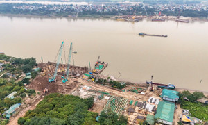 Hiện trạng cầu Tứ Liên vượt sông Hồng sau 7 tháng thi công