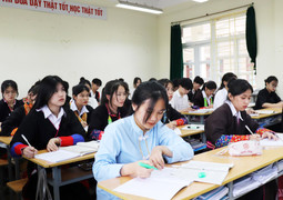 Quảng Ninh dành hơn 400 tỷ đồng/năm học để hỗ trợ trên 340.000 học sinh