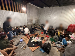 Đột kích quán cà phê ở Huế, bắt 18 người đánh bạc