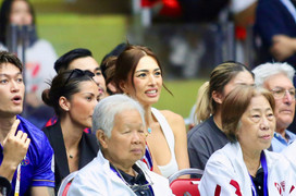 Hoa hậu Thái Lan hốt hoảng vì Thanh Thúy, thán phục bóng chuyền nữ Việt Nam