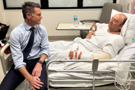 Ai bắn vào cánh tay người hùng khống chế kẻ giết người ở Australia?