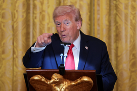 Ông Trump lệnh 'phong tỏa toàn diện' tàu dầu bị trừng phạt ra vào Venezuela