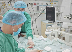 Nữ giáo viên sốc phản vệ sau ăn bún ngan, bác sĩ nói liên quan tới mì chính